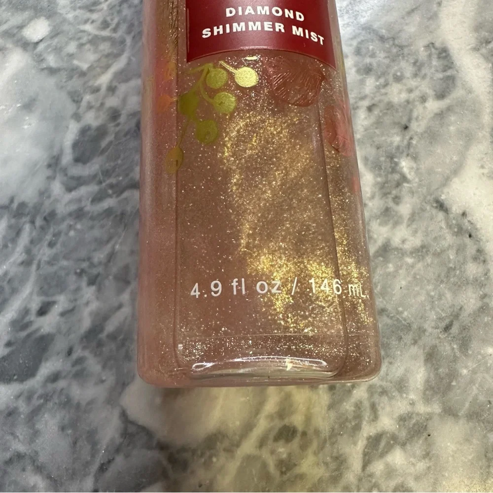 Bath and Body Works Diamond Shimmer Mist Winterberry Wonder‎